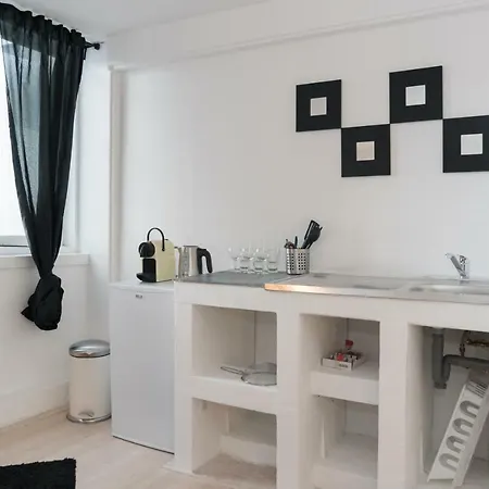 White & Black Studio *