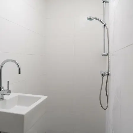 White & Black Studio *